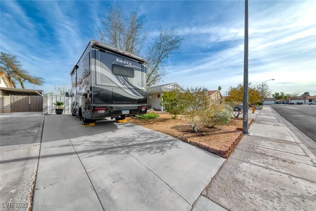 5270 Burnham Avenue, Las Vegas, NV 89119