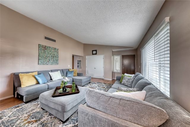 5270 Burnham Avenue, Las Vegas, NV 89119