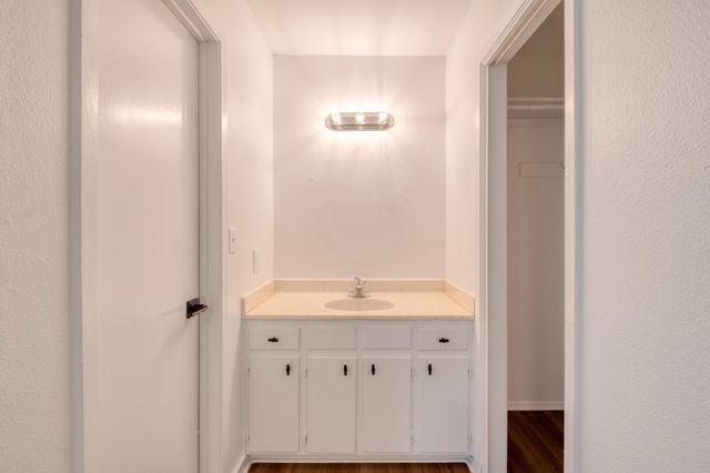 10214 Oak Hollow DR, Austin, TX 78758