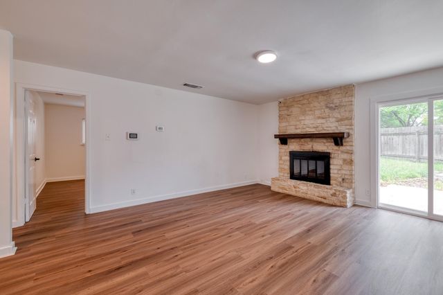 10214 Oak Hollow DR, Austin, TX 78758