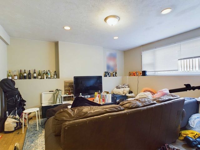 24 Chester St, Boston, MA 02134