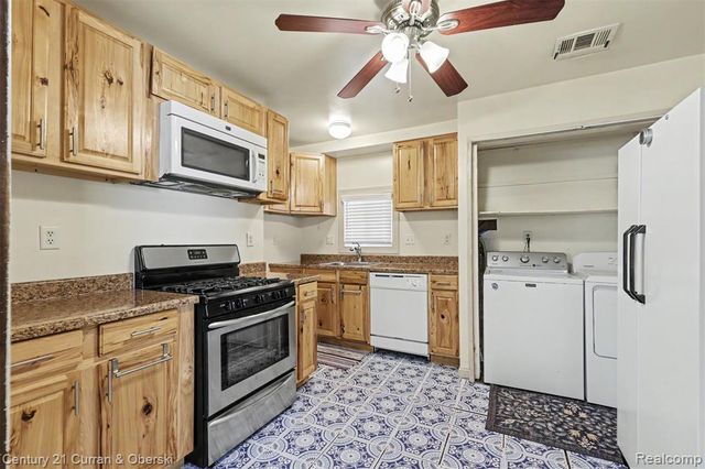 19145 Wall Street, Melvindale, MI 48122