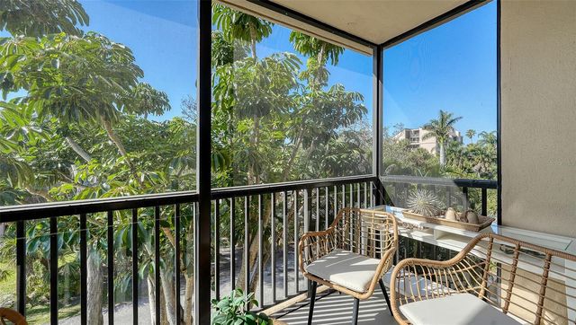 4900 OCEAN BOULEVARD 304, Sarasota, FL 34242