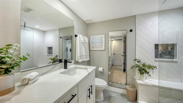 4900 OCEAN BOULEVARD 304, Sarasota, FL 34242