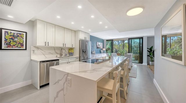 4900 OCEAN BOULEVARD 304, Sarasota, FL 34242