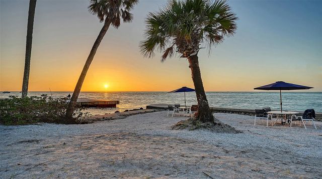 4900 OCEAN BOULEVARD 304, Sarasota, FL 34242