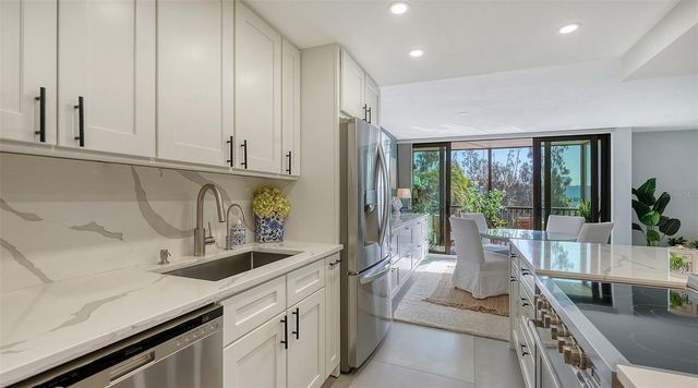 4900 OCEAN BOULEVARD 304, Sarasota, FL 34242