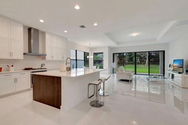 8612 SWINLEY FOREST Way, Boca Raton, FL 33434