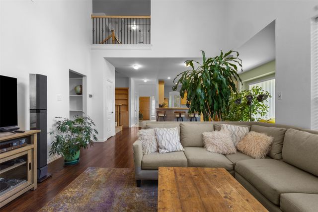 332 Kahala Drive, Dallas, TX 75218