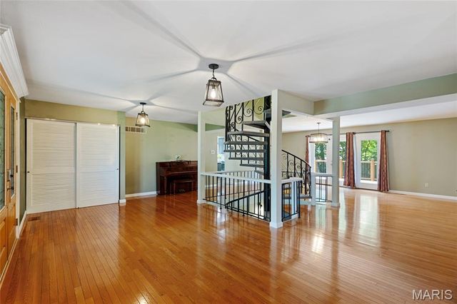 127 Cedar Mill Drive, St Charles, MO 63304