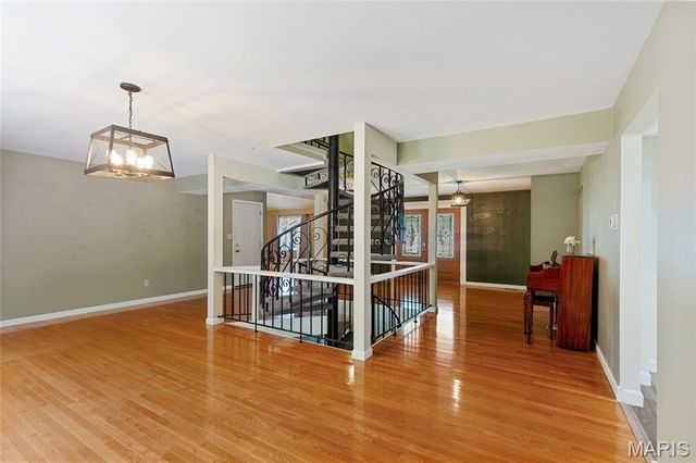 127 Cedar Mill Drive, St Charles, MO 63304