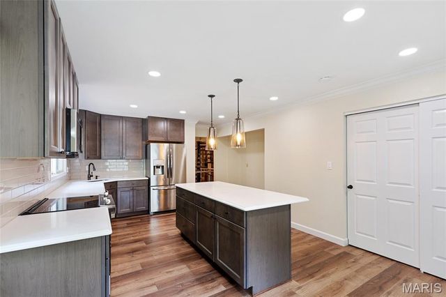 127 Cedar Mill Drive, St Charles, MO 63304