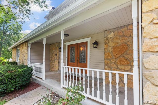 127 Cedar Mill Drive, St Charles, MO 63304