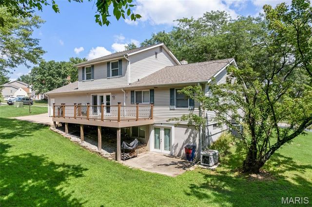 127 Cedar Mill Drive, St Charles, MO 63304