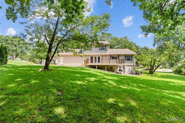 127 Cedar Mill Drive, St Charles, MO 63304