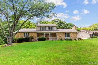 127 Cedar Mill Drive, St Charles, MO 63304