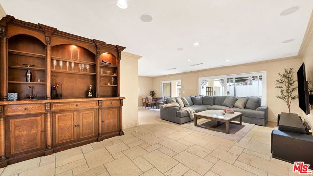 6138 Maryland Drive, Los Angeles, CA 90048