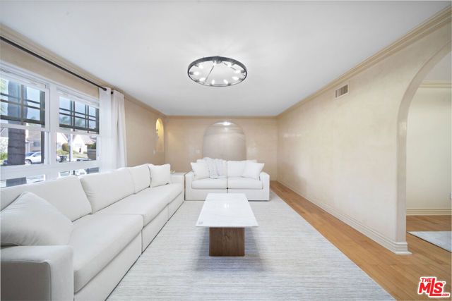 6138 Maryland Drive, Los Angeles, CA 90048