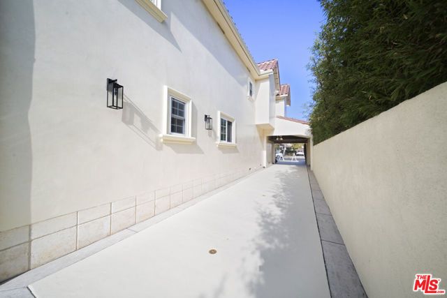 6138 Maryland Drive, Los Angeles, CA 90048