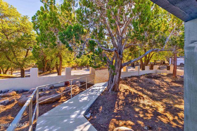 1915 S Cody Loop Road, Oracle, AZ 85623