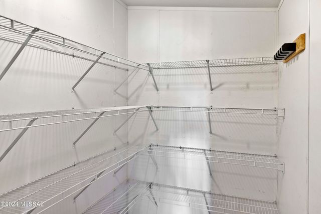 1915 S Cody Loop Road, Oracle, AZ 85623