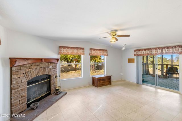 1915 S Cody Loop Road, Oracle, AZ 85623