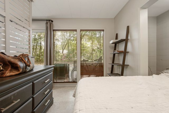 215 E Live Oak Avenue A, Defuniak Springs, FL 32435