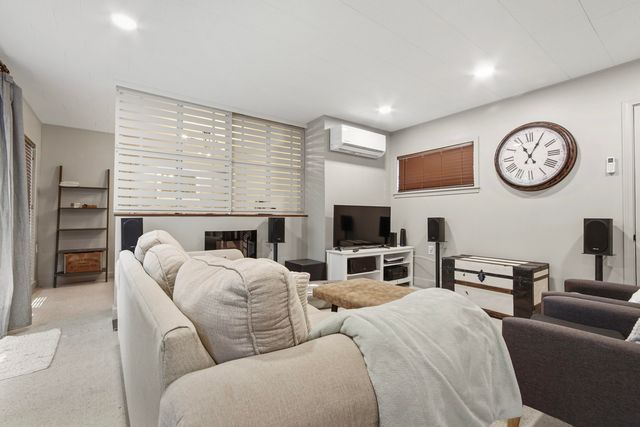 215 E Live Oak Avenue A, Defuniak Springs, FL 32435