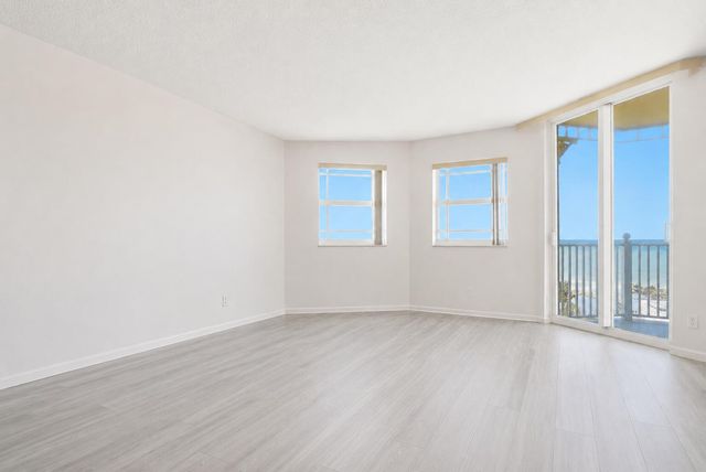 131 Ocean Grande Boulevard 703, Jupiter, FL 33477