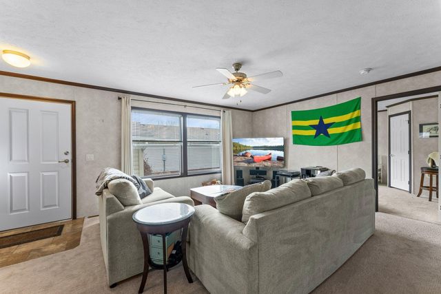 66 Kelly Road, Chaska, MN 55318