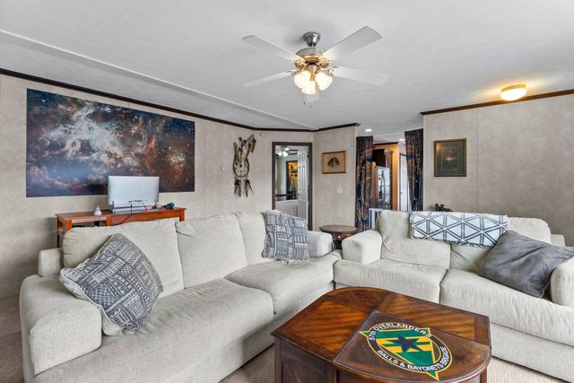 66 Kelly Road, Chaska, MN 55318