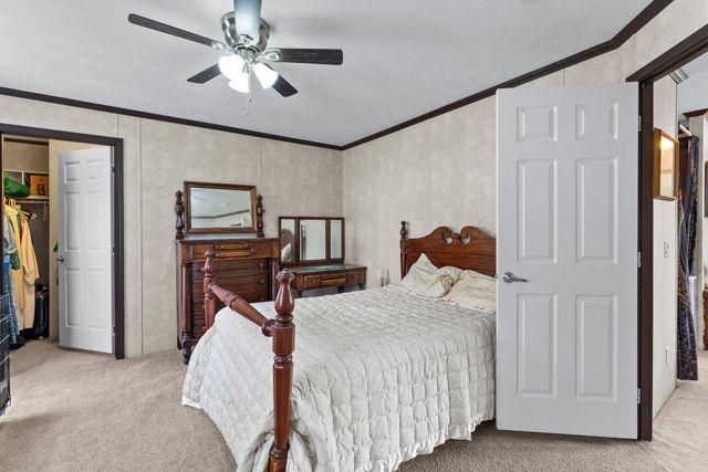 66 Kelly Road, Chaska, MN 55318