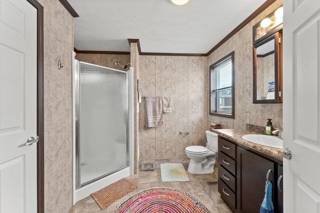 66 Kelly Road, Chaska, MN 55318