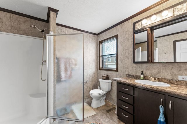 66 Kelly Road, Chaska, MN 55318