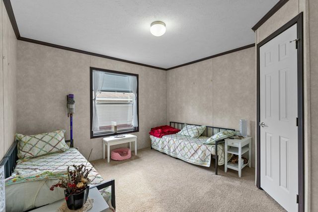 66 Kelly Road, Chaska, MN 55318