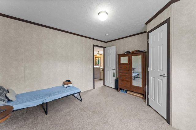 66 Kelly Road, Chaska, MN 55318