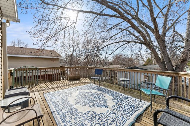 66 Kelly Road, Chaska, MN 55318