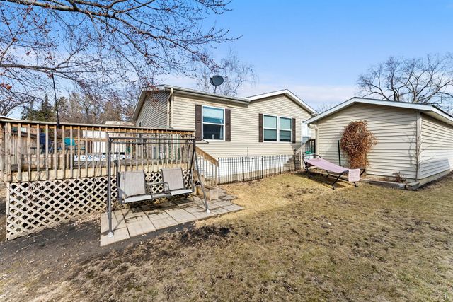 66 Kelly Road, Chaska, MN 55318