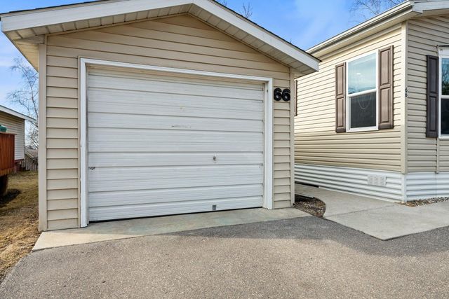 66 Kelly Road, Chaska, MN 55318