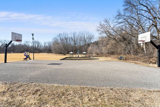 66 Kelly Road, Chaska, MN 55318