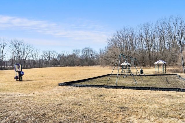 66 Kelly Road, Chaska, MN 55318
