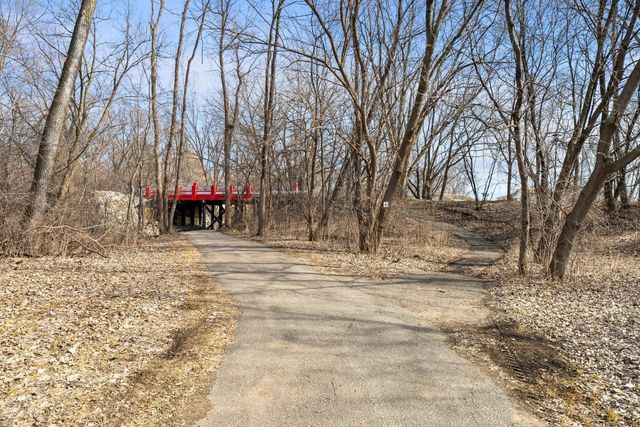 66 Kelly Road, Chaska, MN 55318
