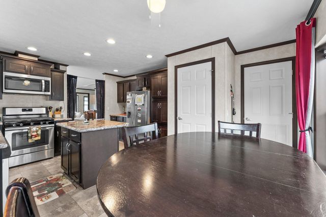 66 Kelly Road, Chaska, MN 55318