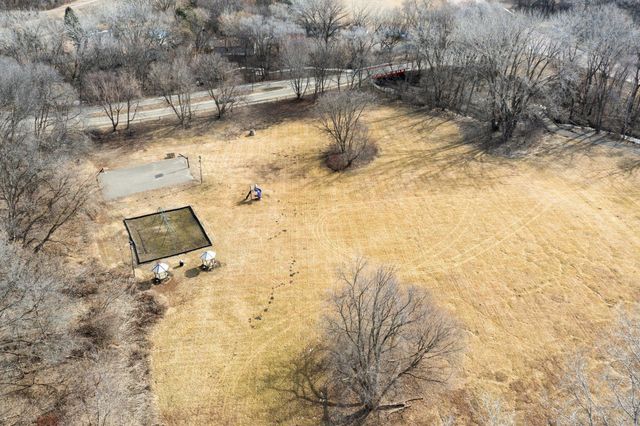 66 Kelly Road, Chaska, MN 55318
