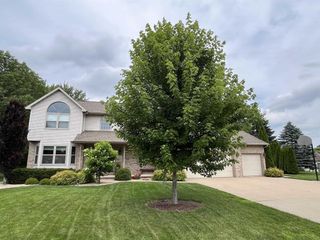 6 GREEN HAVEN COURT, Appleton, WI 54911