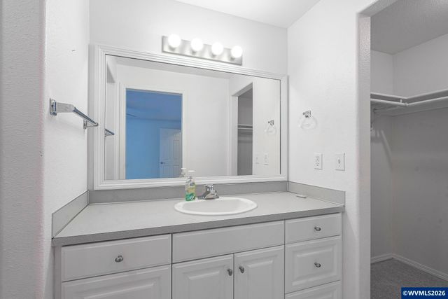 4653 Sunflower Wy NE, Salem, OR 97305