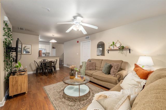 835 SW 9TH STREET 103, Gainesville, FL 32601