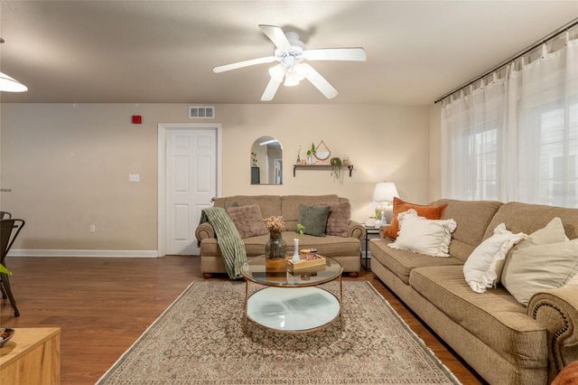 835 SW 9TH STREET 103, Gainesville, FL 32601