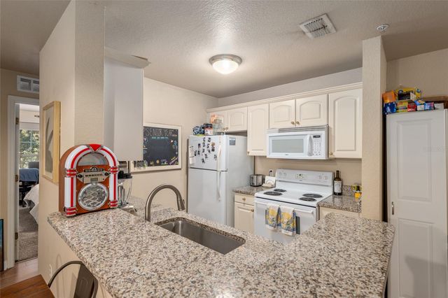 835 SW 9TH STREET 103, Gainesville, FL 32601