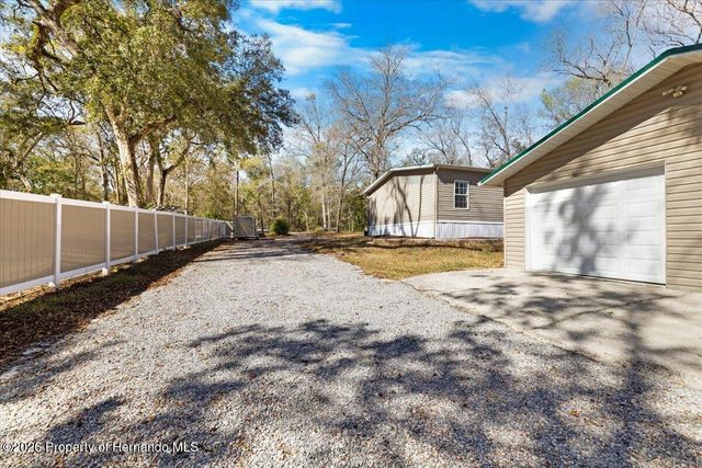 19611 Manecke Road, Brooksville, FL 34601